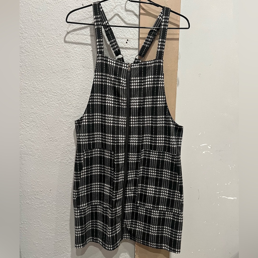 Black and white dress